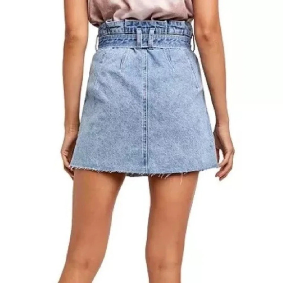 FREE PEOPLE Skirt Denim Mini Belt Frayed Raw Hem Button Fly Blue pockets Size 25 - Picture 2 of 8